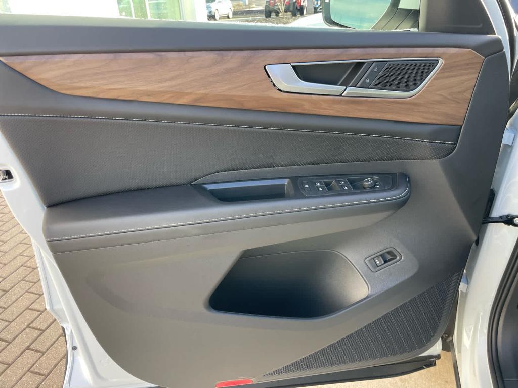 new 2026 Volkswagen Atlas car, priced at $46,701