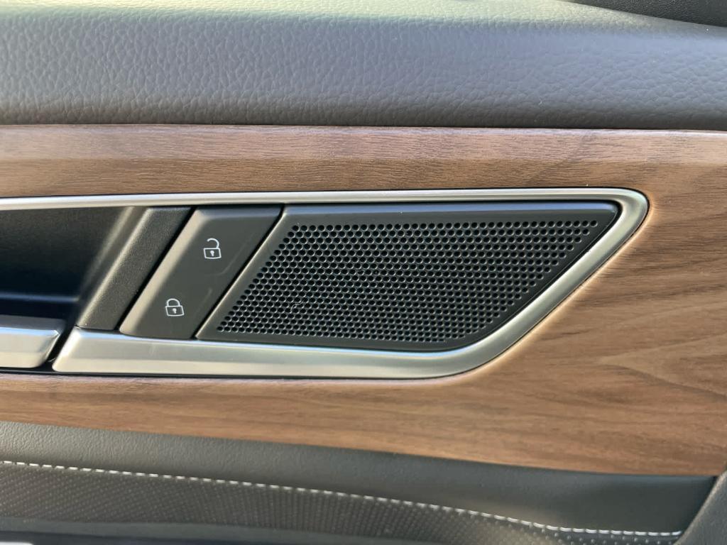 new 2026 Volkswagen Atlas car, priced at $46,701