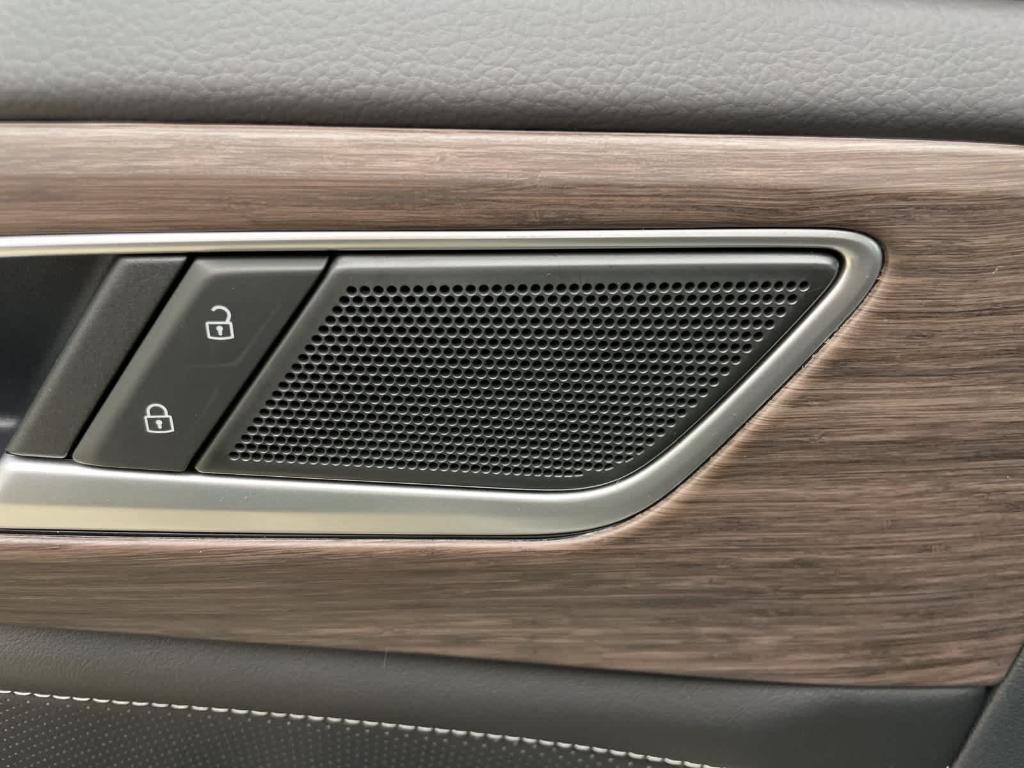 new 2026 Volkswagen Atlas car, priced at $48,741