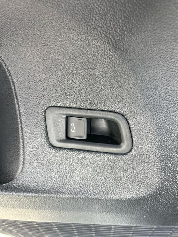 new 2026 Volkswagen Atlas car, priced at $45,006