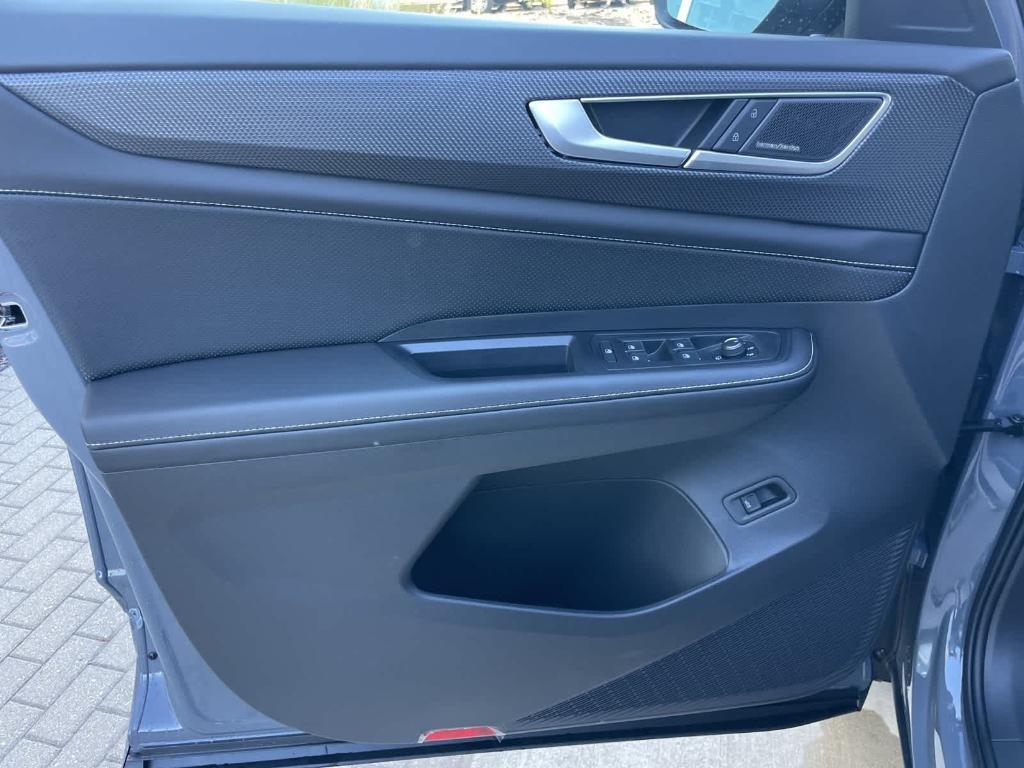 new 2026 Volkswagen Atlas Cross Sport car, priced at $52,206