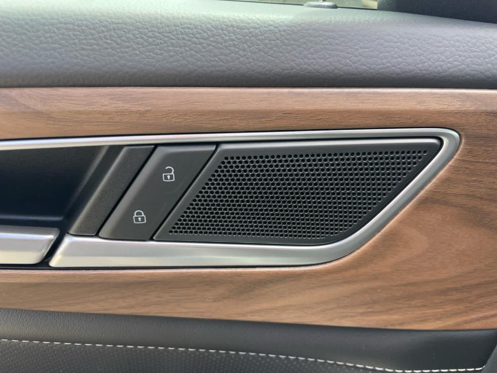 new 2026 Volkswagen Atlas car, priced at $43,146