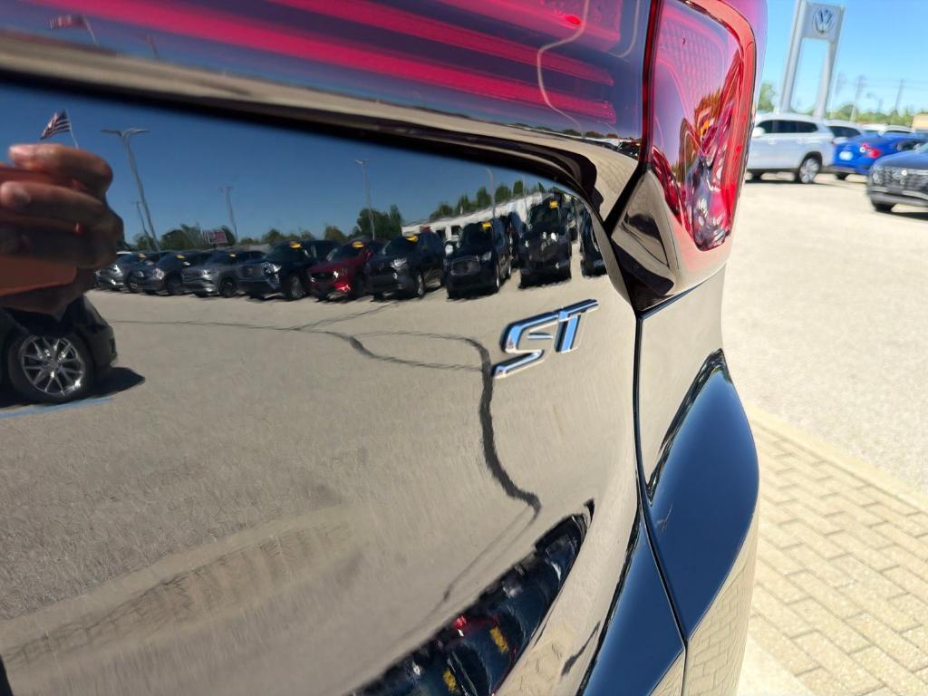 used 2024 Buick Encore GX car, priced at $25,115