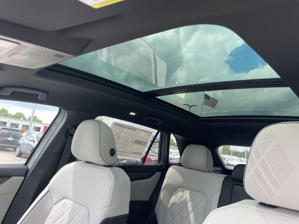new 2026 Volkswagen Atlas Cross Sport car, priced at $52,451