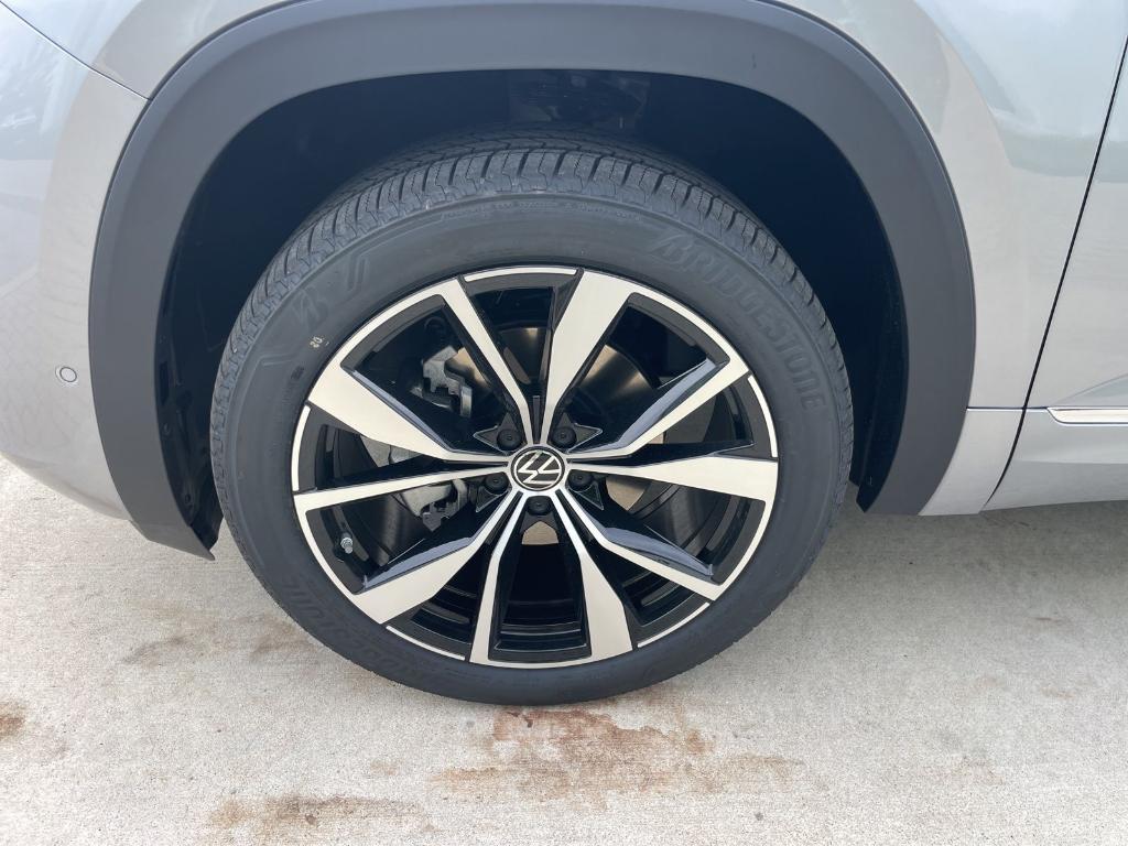 new 2026 Volkswagen Atlas Cross Sport car, priced at $52,451