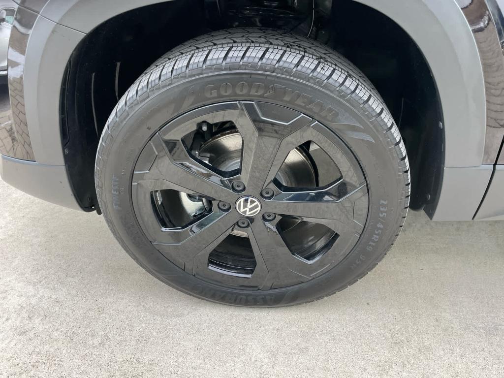 new 2026 Volkswagen Taos car, priced at $37,191