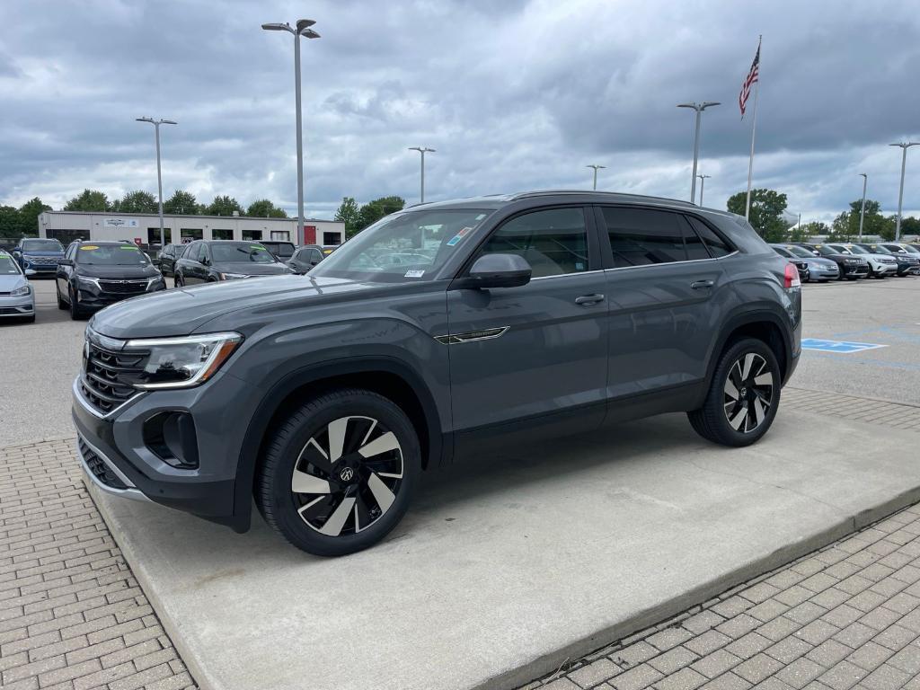 new 2026 Volkswagen Atlas Cross Sport car, priced at $42,906