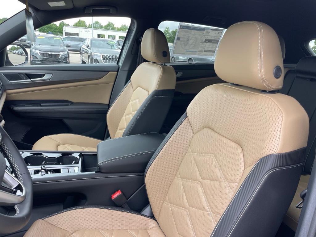 new 2026 Volkswagen Atlas Cross Sport car, priced at $42,906