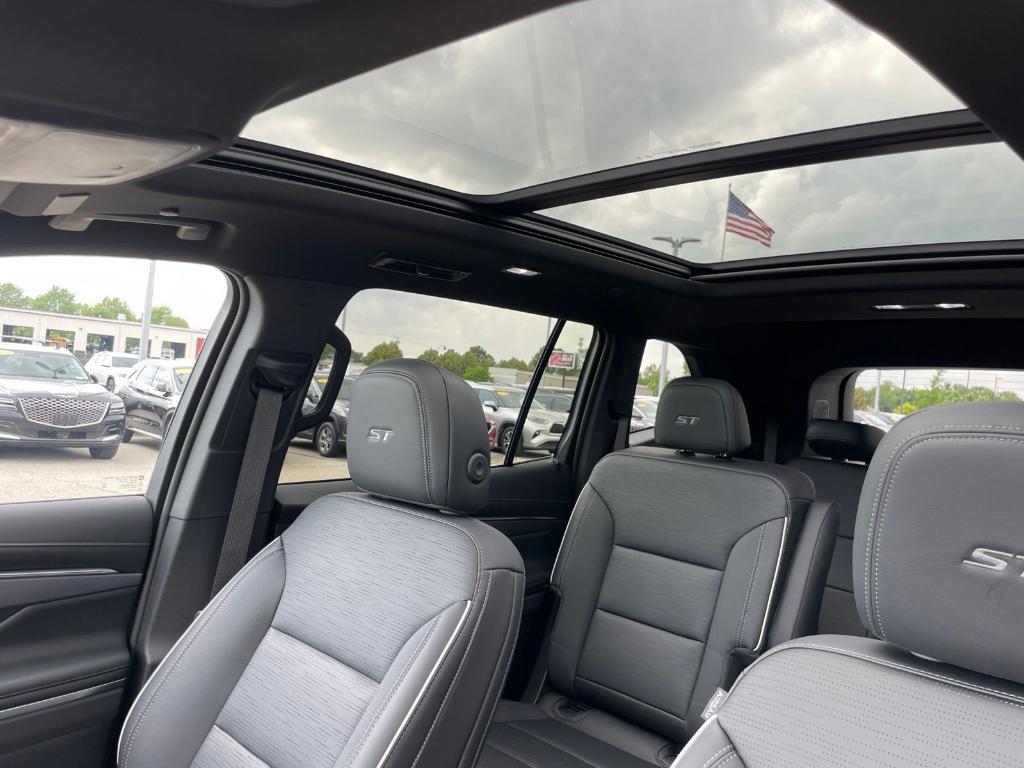 used 2025 Buick Enclave car, priced at $39,935