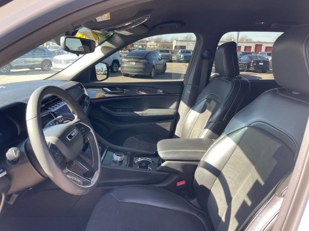 used 2023 Jeep Grand Cherokee car, priced at $29,828