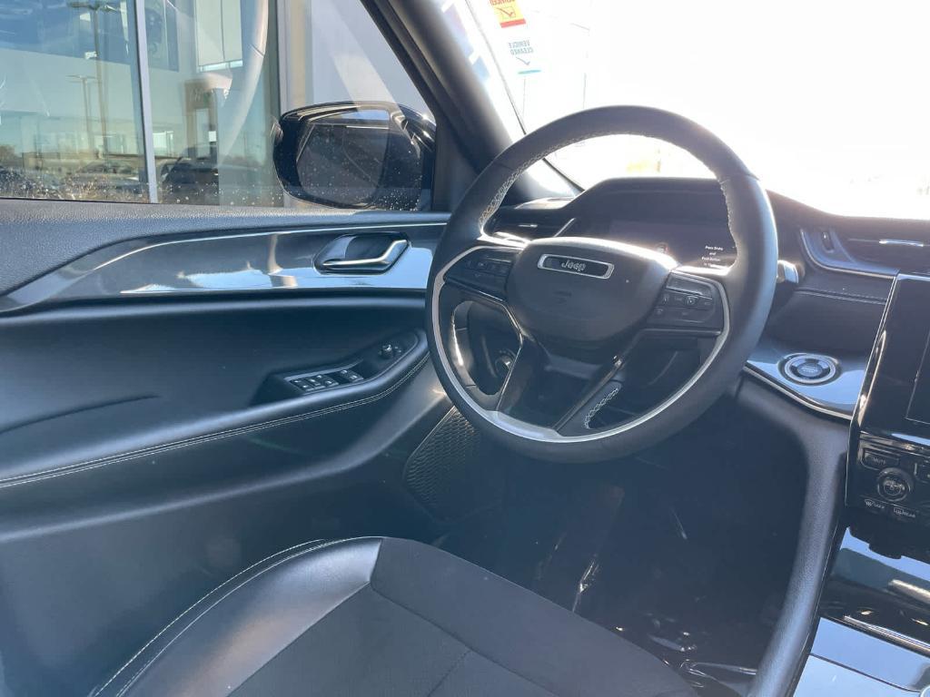 used 2023 Jeep Grand Cherokee car, priced at $29,828