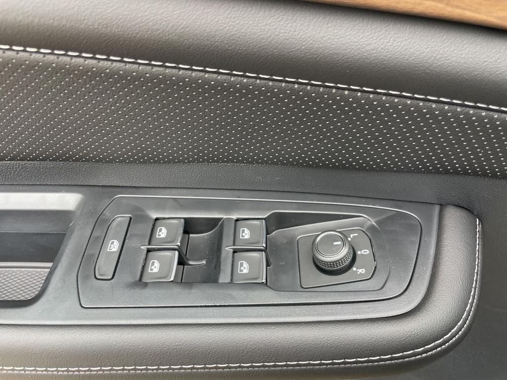 new 2026 Volkswagen Atlas car, priced at $45,199
