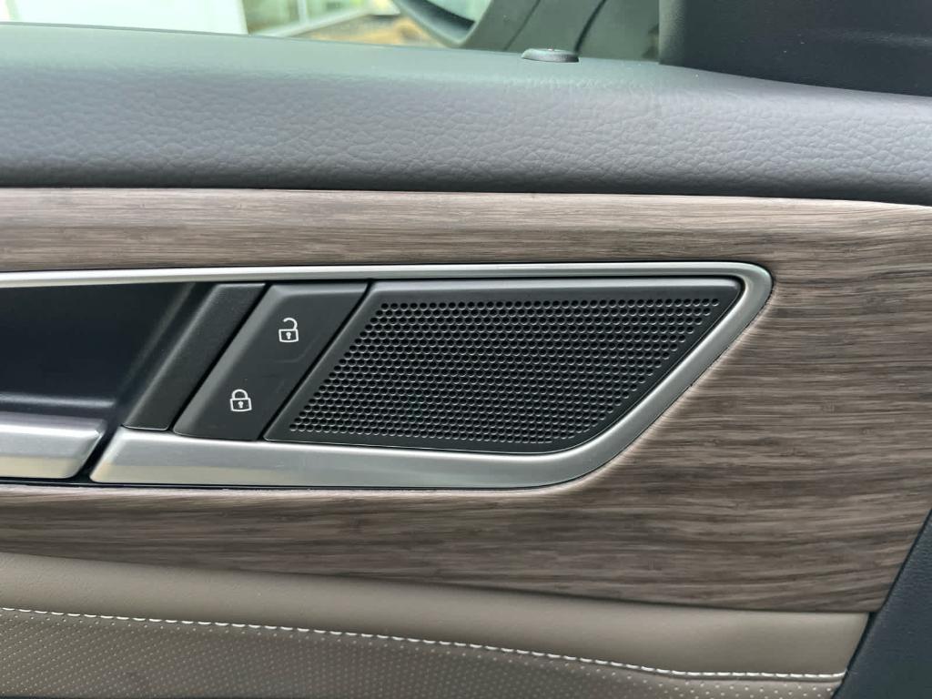 new 2026 Volkswagen Atlas car, priced at $49,359