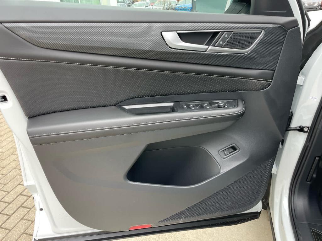 new 2026 Volkswagen Atlas Cross Sport car, priced at $50,681