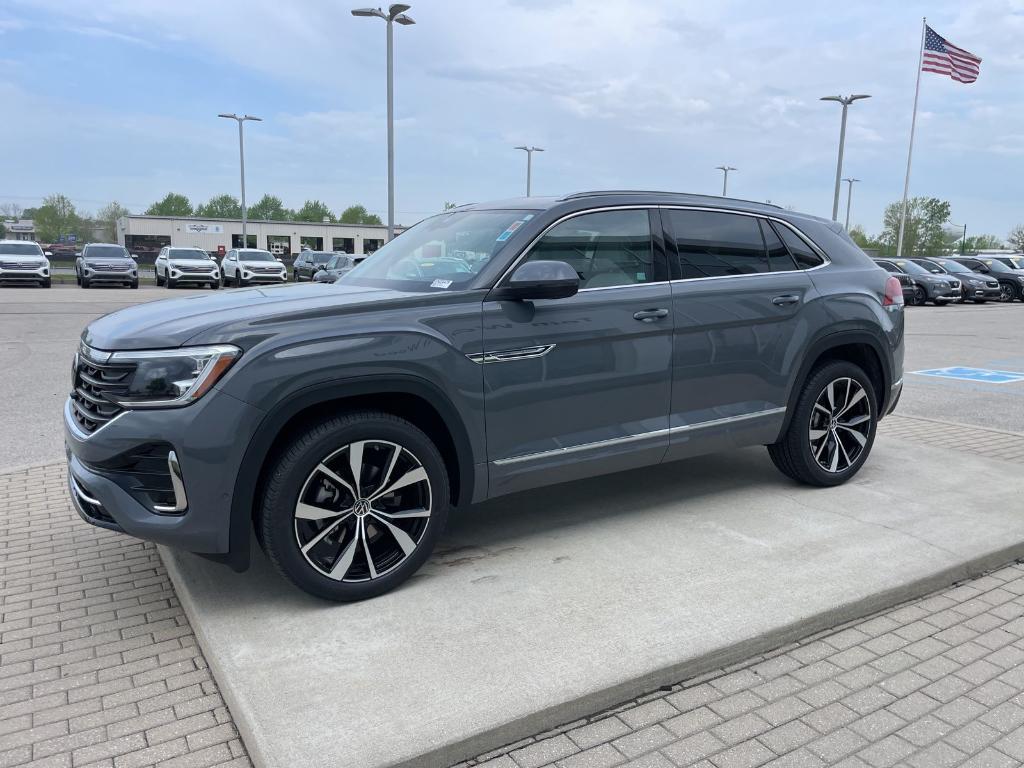 new 2026 Volkswagen Atlas Cross Sport car, priced at $51,176