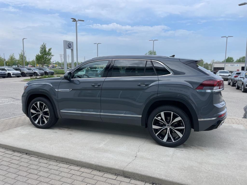 new 2026 Volkswagen Atlas Cross Sport car, priced at $51,176