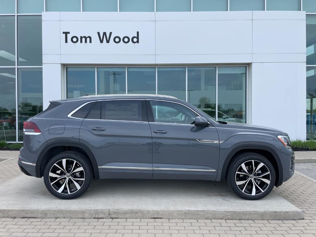 new 2026 Volkswagen Atlas Cross Sport car, priced at $51,176