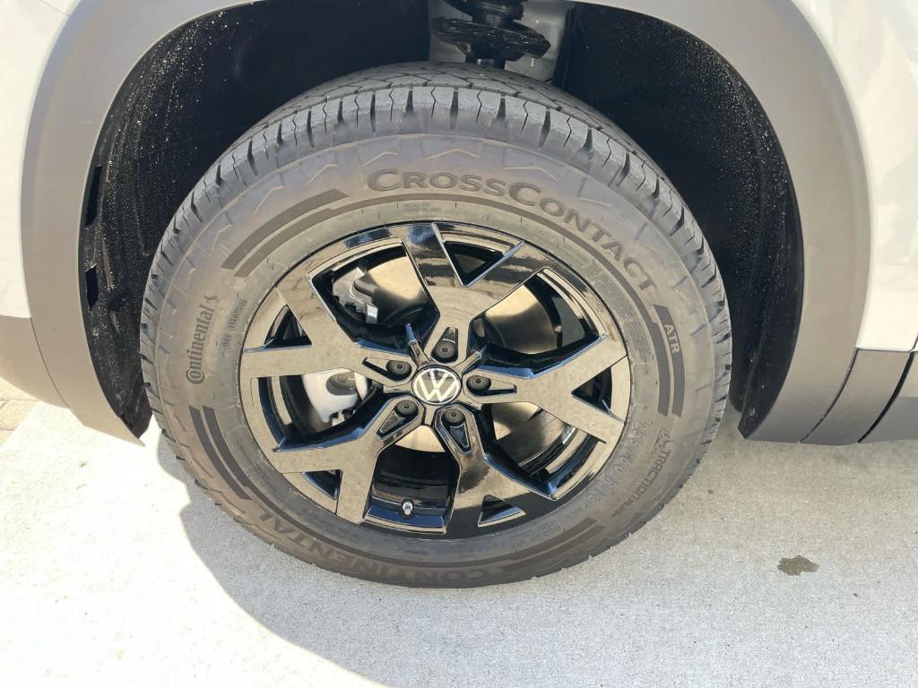 new 2026 Volkswagen Atlas car, priced at $48,193