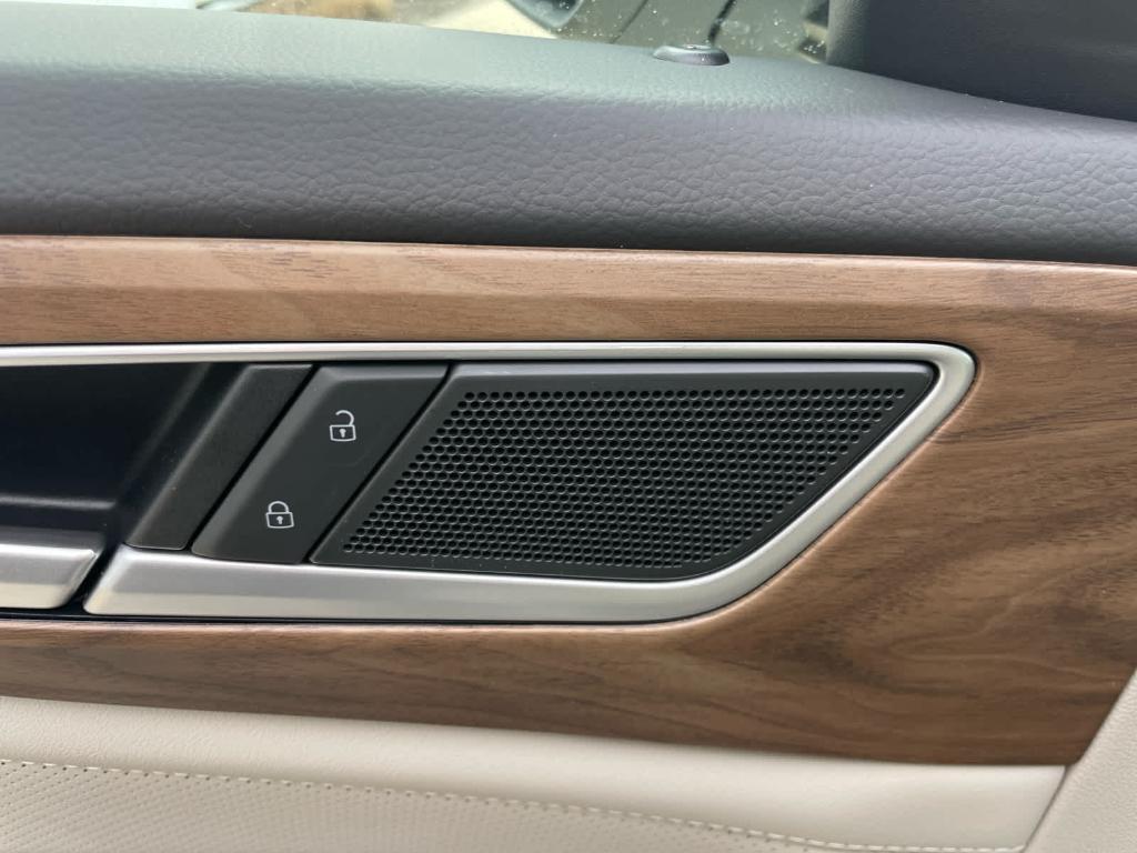 new 2026 Volkswagen Atlas car, priced at $41,396