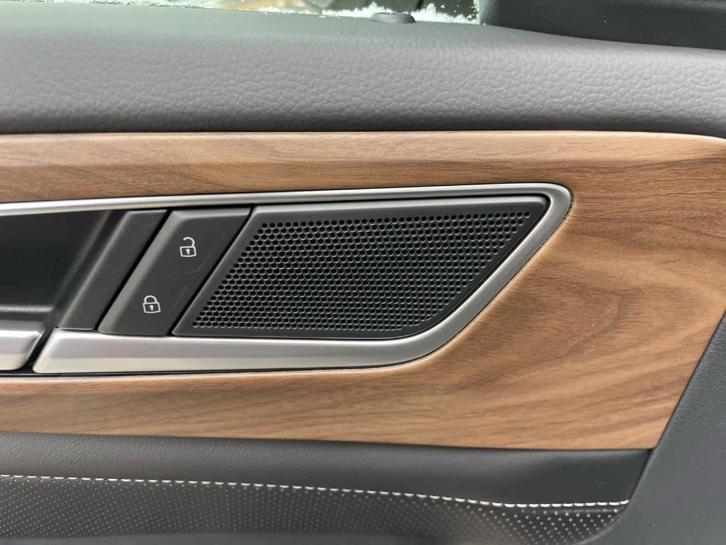 new 2026 Volkswagen Atlas car, priced at $45,851