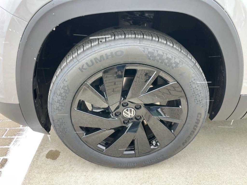 new 2026 Volkswagen Atlas car, priced at $45,851