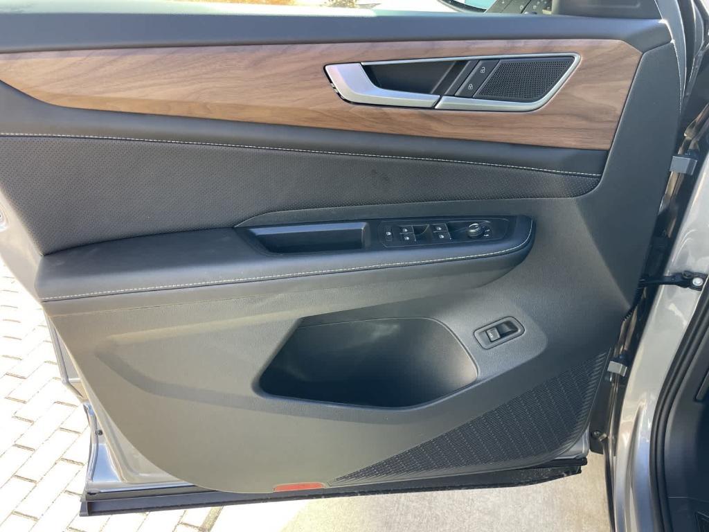 new 2026 Volkswagen Atlas car, priced at $43,910