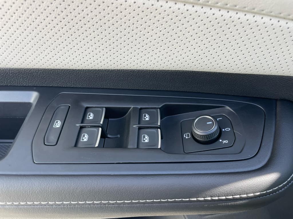 new 2026 Volkswagen Atlas Cross Sport car, priced at $53,906