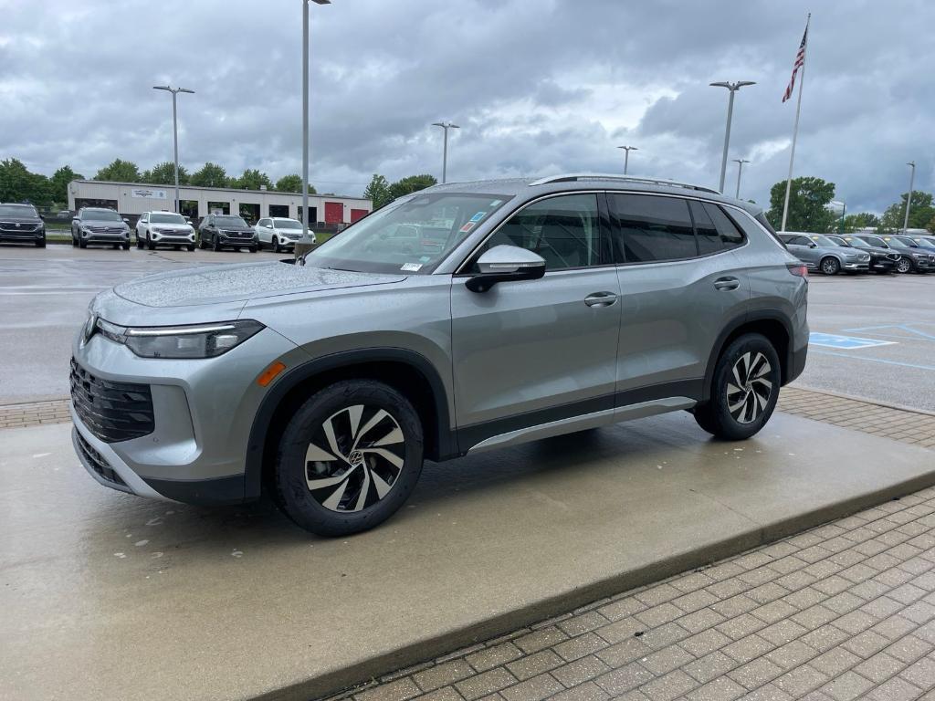 new 2026 Volkswagen Tiguan car, priced at $29,342