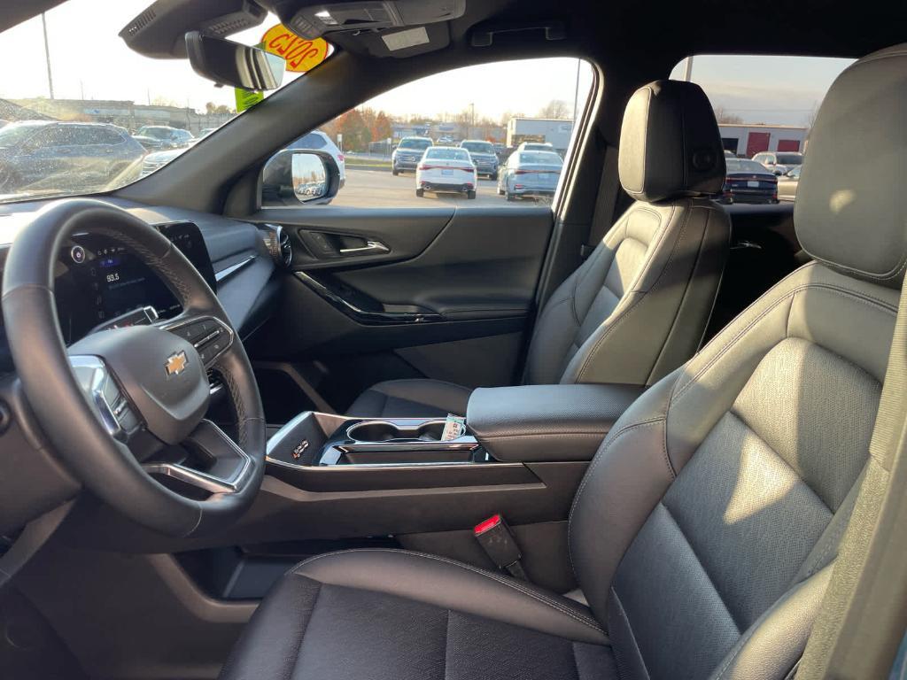 used 2025 Chevrolet Equinox car, priced at $25,871