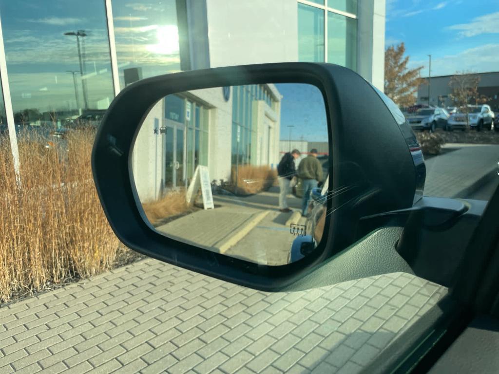 used 2025 Chevrolet Equinox car, priced at $25,871