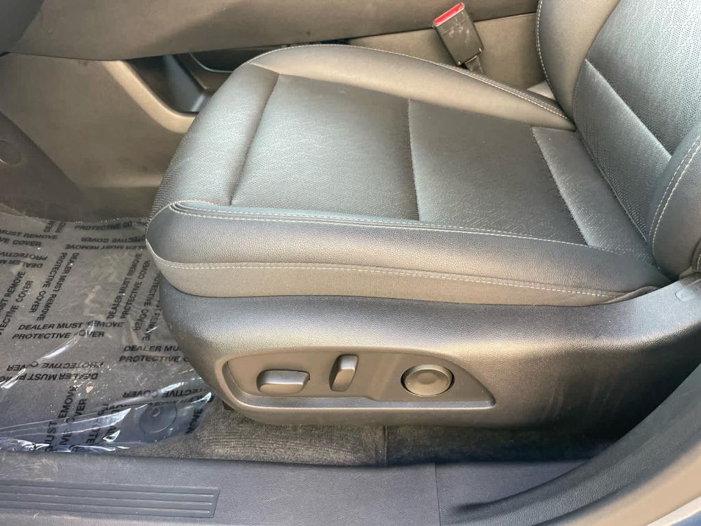 used 2025 Chevrolet Equinox car, priced at $25,871