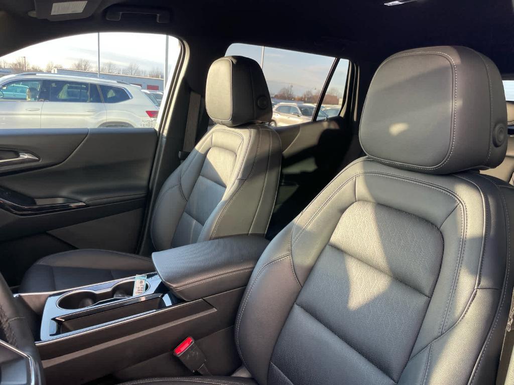 used 2025 Chevrolet Equinox car, priced at $25,871