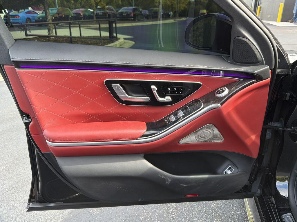 Mercedes-Benz S-Class view 15