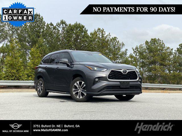 used 2022 Toyota Highlander car, priced at $30,988