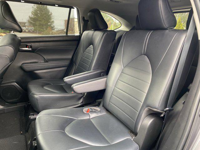 used 2022 Toyota Highlander car, priced at $30,988