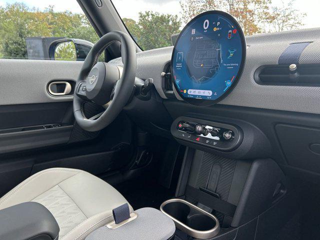 used 2025 MINI Hardtop car, priced at $32,988