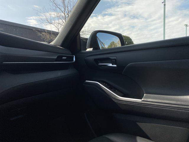 used 2024 Toyota Highlander car, priced at $42,988