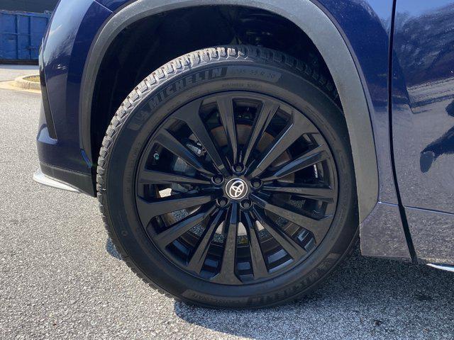 used 2024 Toyota Highlander car, priced at $42,988