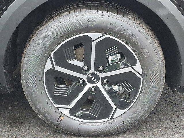 new 2025 Kia Niro car, priced at $32,180