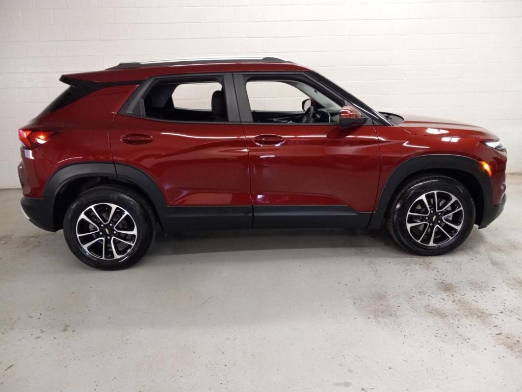 used 2025 Chevrolet TrailBlazer car, priced at $23,032