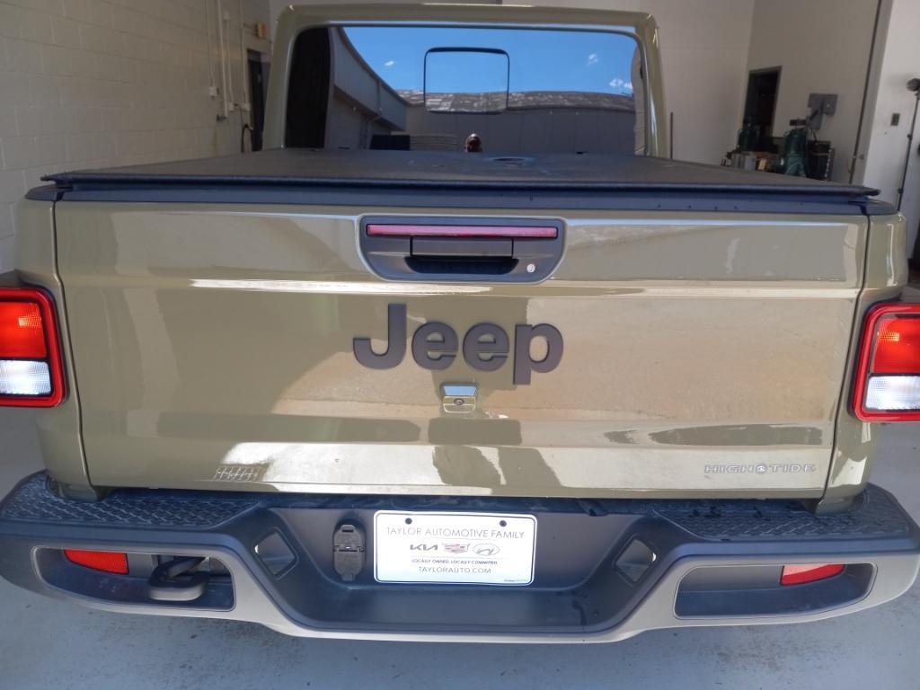 used 2025 Jeep Gladiator car, priced at $38,000
