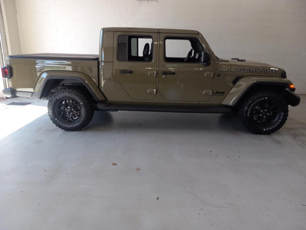 used 2025 Jeep Gladiator car, priced at $38,000