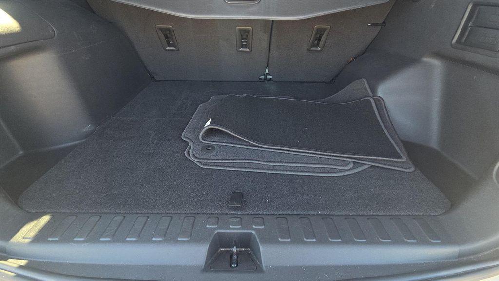 used 2023 Chevrolet Equinox car, priced at $19,999