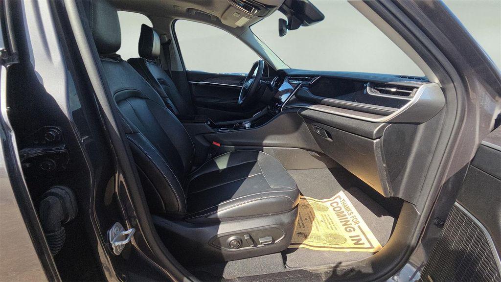 used 2022 Jeep Grand Cherokee car, priced at $25,228