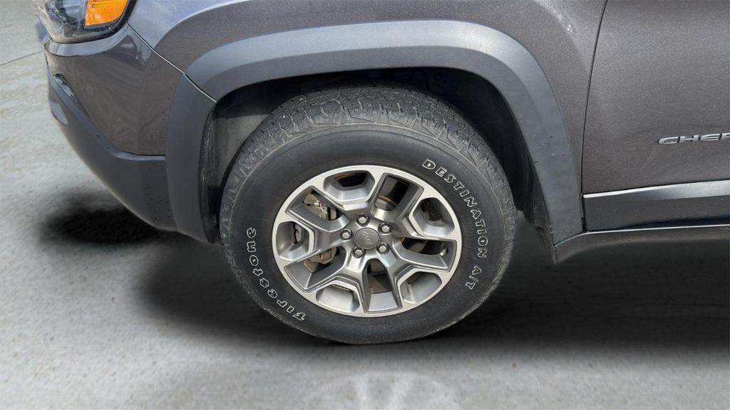 used 2020 Jeep Cherokee car, priced at $22,939