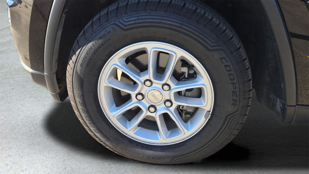 used 2019 Jeep Grand Cherokee car, priced at $23,538