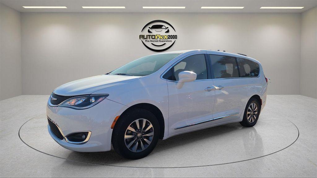 used 2020 Chrysler Pacifica car, priced at $19,998