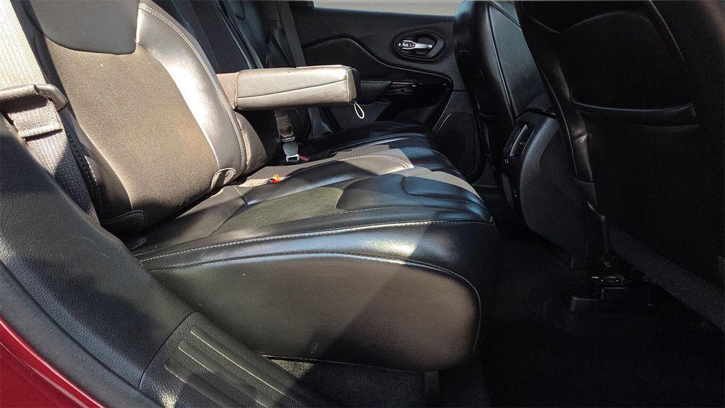 used 2021 Jeep Cherokee car, priced at $14,041