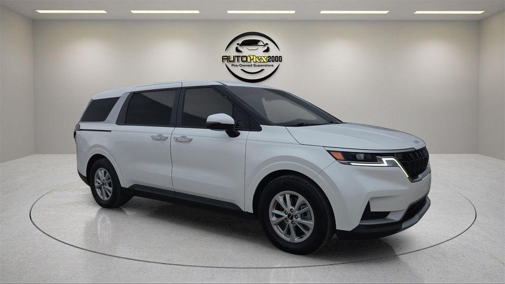 used 2024 Kia Carnival car, priced at $28,679