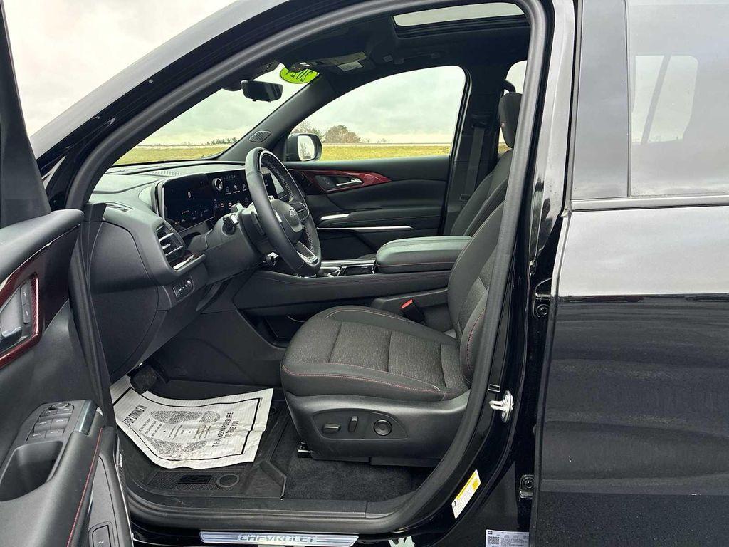 used 2024 Chevrolet Traverse car, priced at $44,277